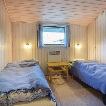 Three-bedroom In 度假居 *